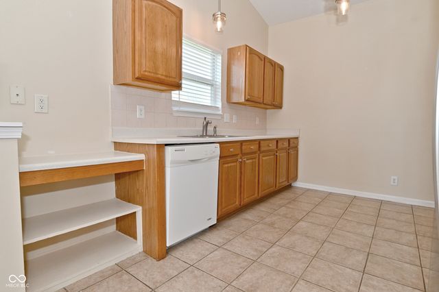 1721 Creekside Drive, Brownsburg, IN 46112