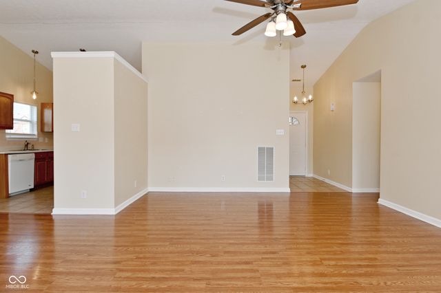 1721 Creekside Drive, Brownsburg, IN 46112