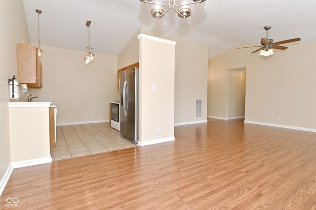 1721 Creekside Drive, Brownsburg, IN 46112