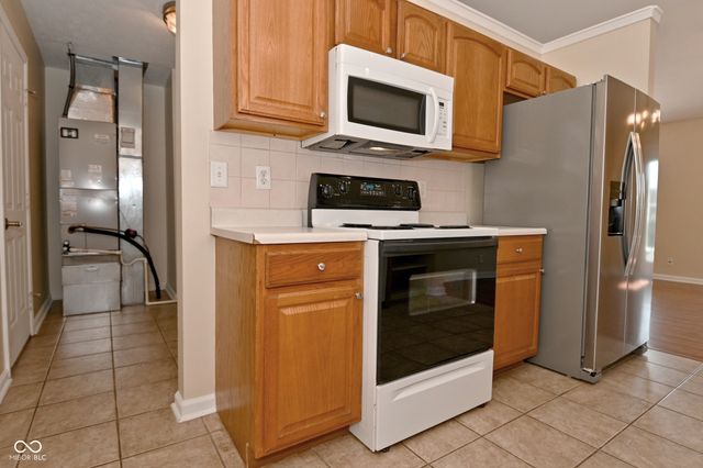 1721 Creekside Drive, Brownsburg, IN 46112