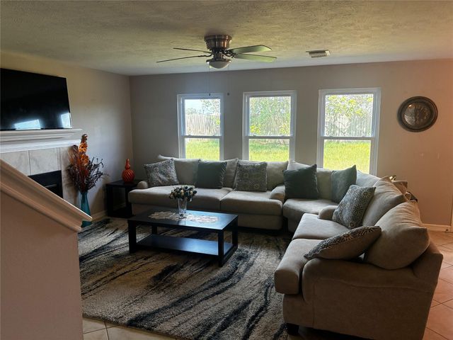 4707 E Parma Drive, Rosenberg, TX 77471