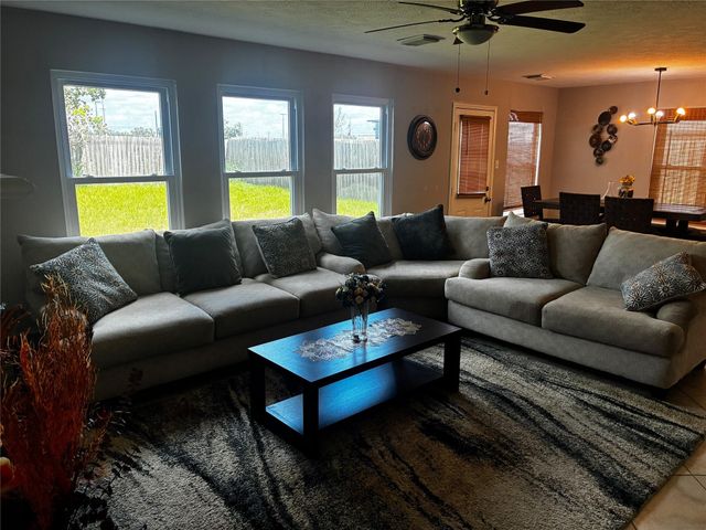 4707 E Parma Drive, Rosenberg, TX 77471