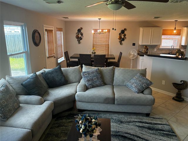 4707 E Parma Drive, Rosenberg, TX 77471