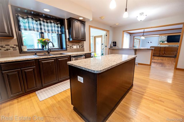 11514 Kings Knight Circle, Grand Blanc, MI 48439