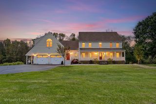 86 Mowry St, Mendon, MA 01756