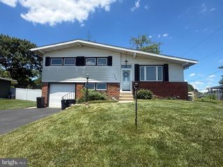 126 YELLOWSTONE RD, Plymouth Meeting, PA 19462