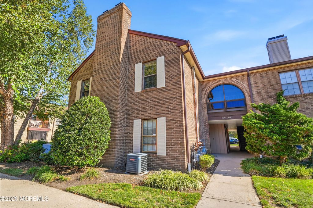 1001 Wellington Place, Aberdeen, NJ 07747