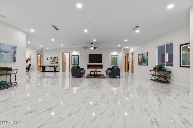 5923 E NORTH Lane, Paradise Valley, AZ 85253