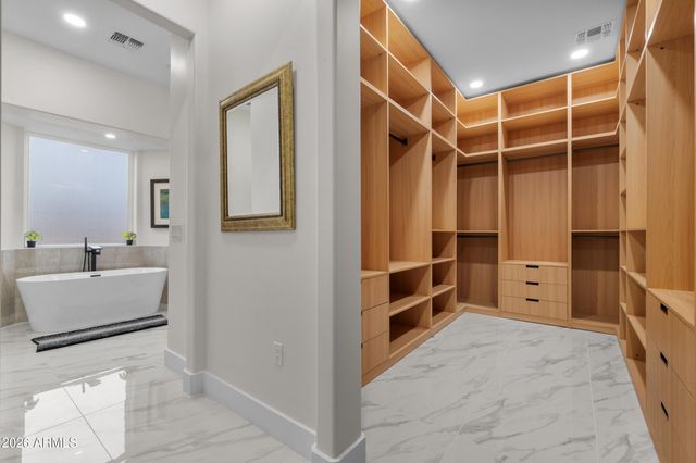 5923 E NORTH Lane, Paradise Valley, AZ 85253