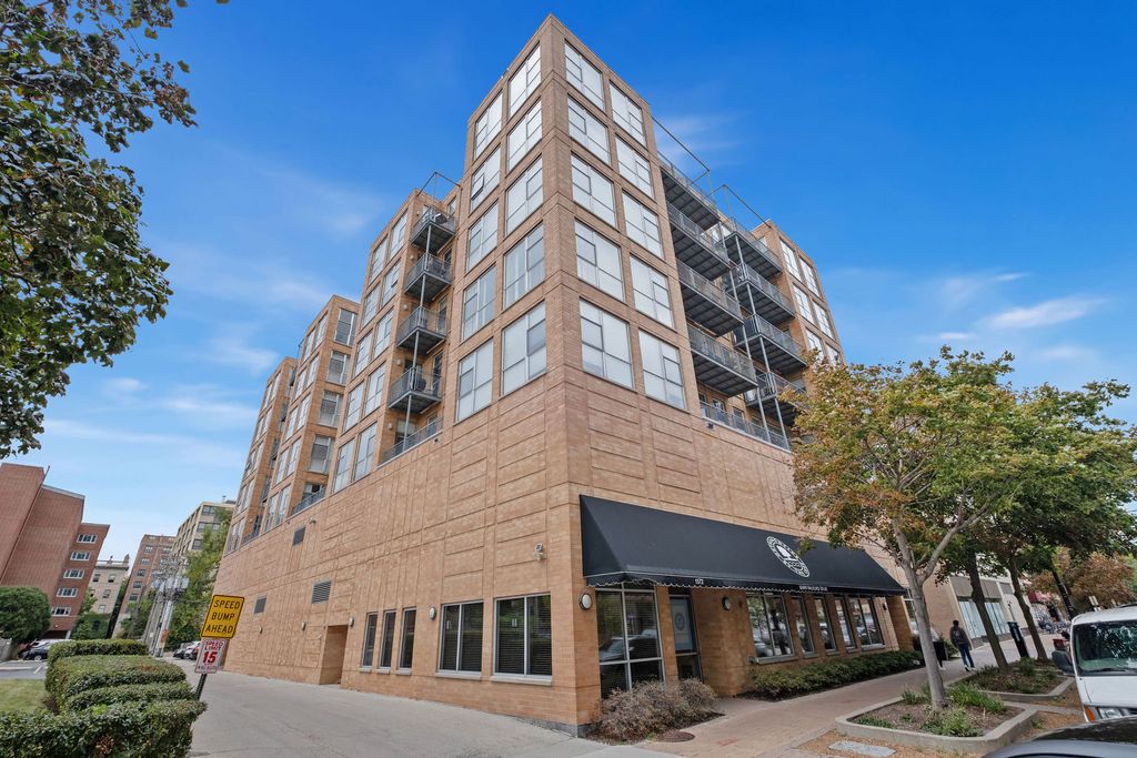 1572 Maple Avenue 501, Evanston, IL 60201