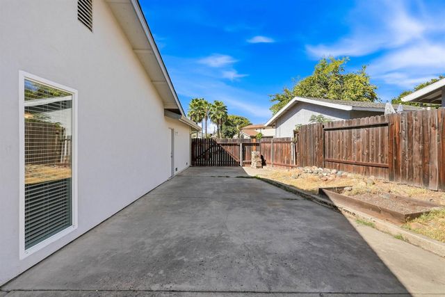 8312 Juglans Dr, Orangevale, CA 95662