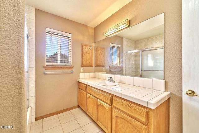 7176 Cataba Road, Oak Hills, CA 92344