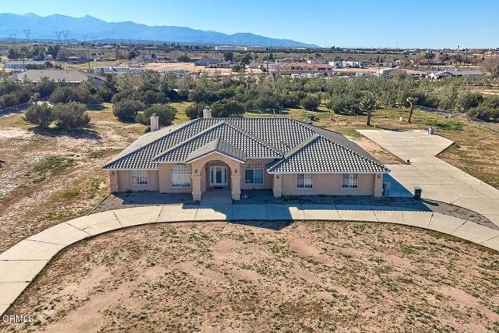 7176 Cataba Road, Oak Hills, CA 92344
