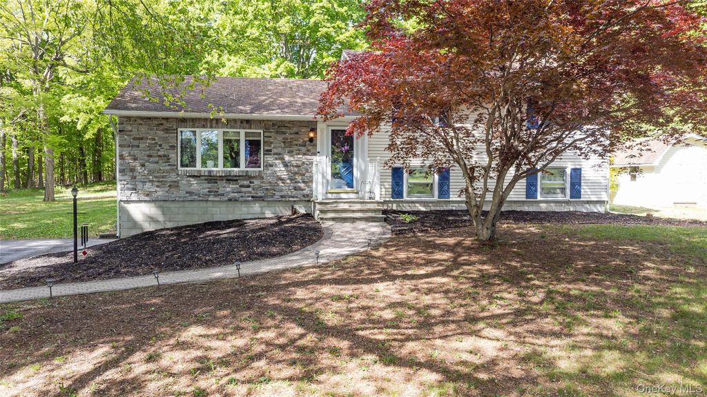 25 McAllister Drive, Pleasant Valley, NY 12569