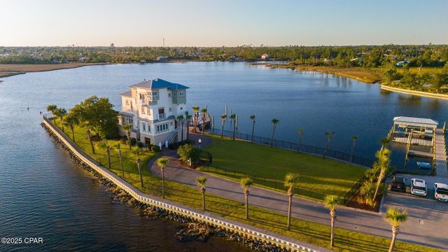 6701 Yacht Club Drive, Panama City, FL 32401