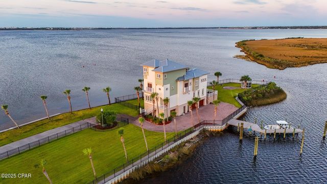 6701 Yacht Club Drive, Panama City, FL 32401