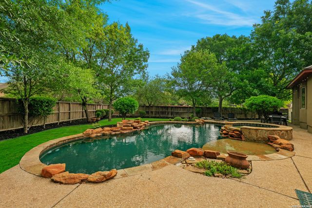 8813 Jodhpur, Boerne, TX 78015