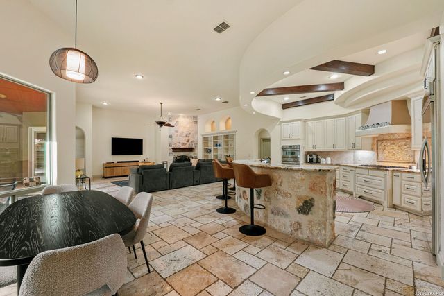 8813 Jodhpur, Boerne, TX 78015