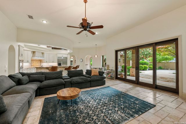 8813 Jodhpur, Boerne, TX 78015