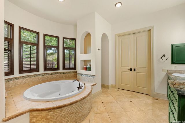 8813 Jodhpur, Boerne, TX 78015