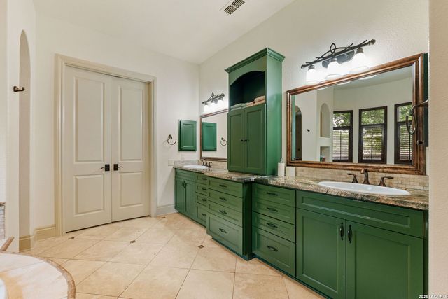 8813 Jodhpur, Boerne, TX 78015