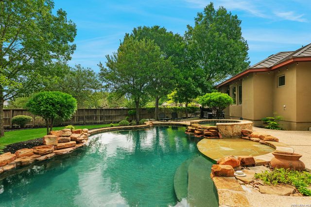 8813 Jodhpur, Boerne, TX 78015