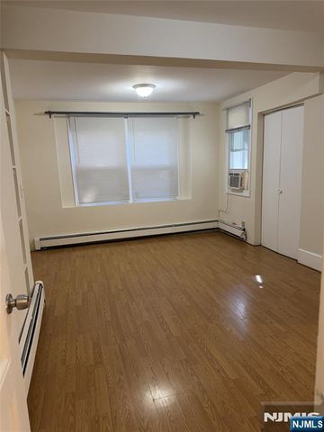 35 Gates Avenue 1, Montclair, NJ 07042