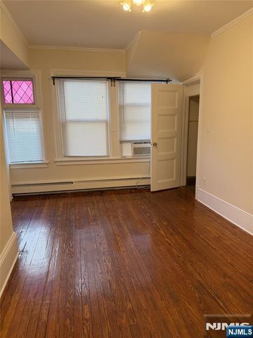 35 Gates Avenue 1, Montclair, NJ 07042
