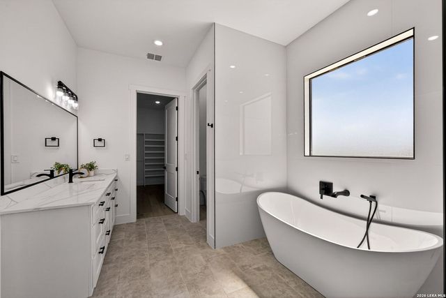 344 Buckskin, Bandera, TX 78003