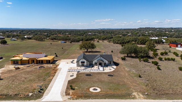 344 Buckskin, Bandera, TX 78003