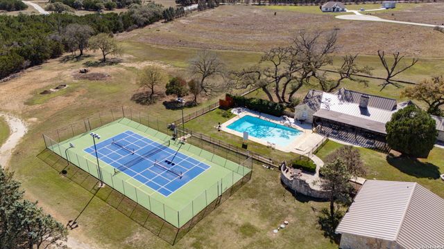 344 Buckskin, Bandera, TX 78003