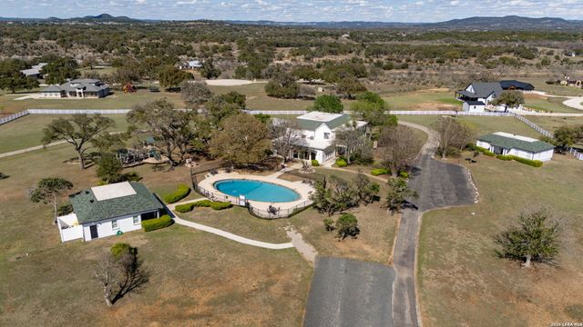 344 Buckskin, Bandera, TX 78003