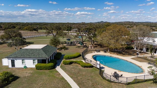 344 Buckskin, Bandera, TX 78003