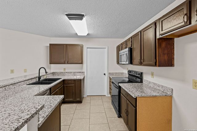 10338 COUNTRY VIS, San Antonio, TX 78240