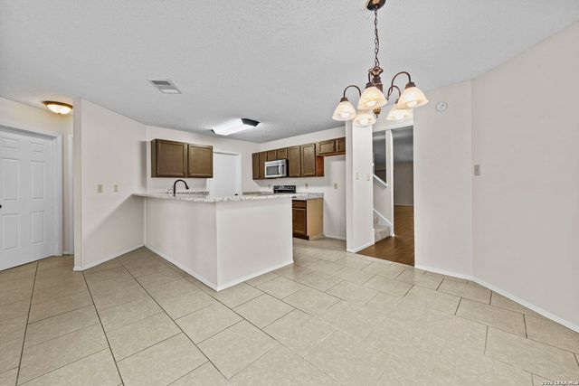 10338 COUNTRY VIS, San Antonio, TX 78240