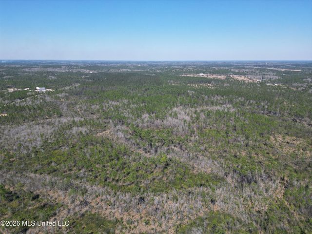 4 B Whitfield Drive, Kiln, MS 39556