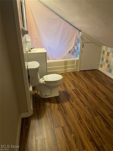 3764 Mayfield Road 3rd Floor, Cleveland Heights, OH 44121