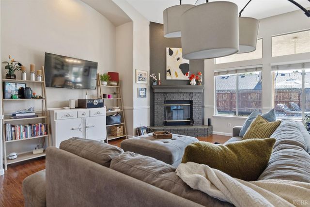 1007 W Saffron Street, Hanford, CA 93230