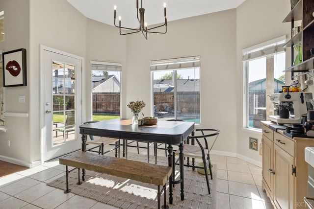 1007 W Saffron Street, Hanford, CA 93230