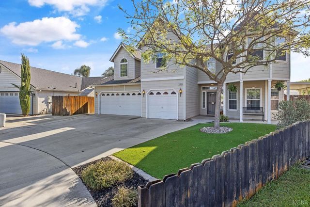 1007 W Saffron Street, Hanford, CA 93230