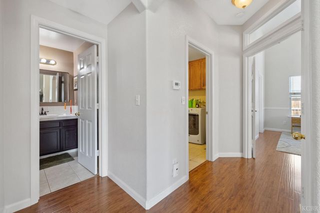 1007 W Saffron Street, Hanford, CA 93230