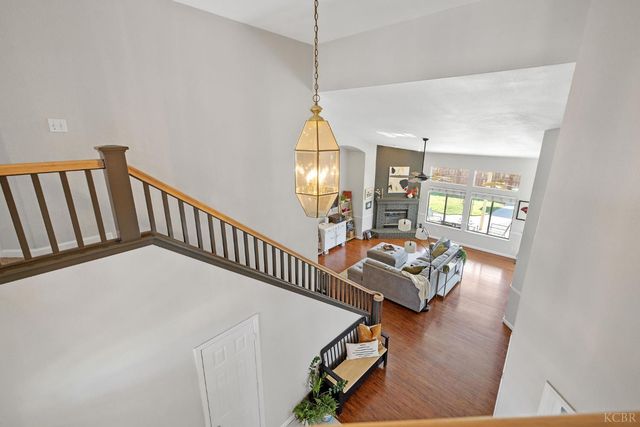 1007 W Saffron Street, Hanford, CA 93230