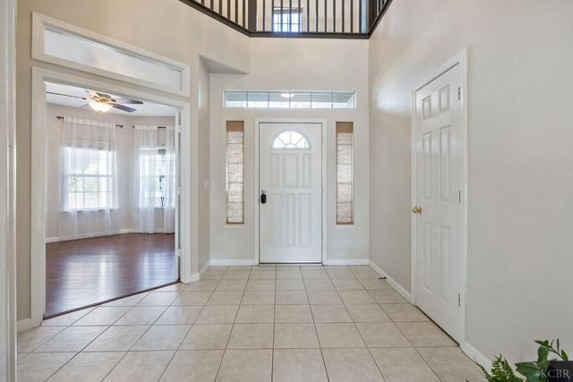 1007 W Saffron Street, Hanford, CA 93230