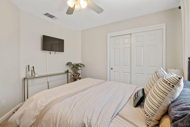 1007 W Saffron Street, Hanford, CA 93230