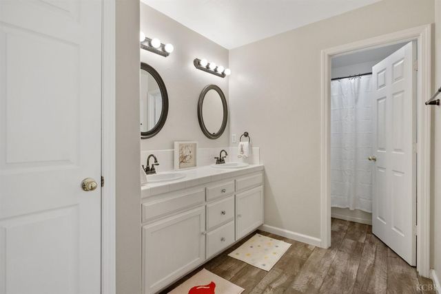 1007 W Saffron Street, Hanford, CA 93230