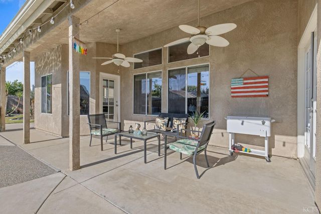 1007 W Saffron Street, Hanford, CA 93230