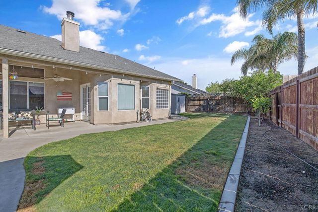 1007 W Saffron Street, Hanford, CA 93230