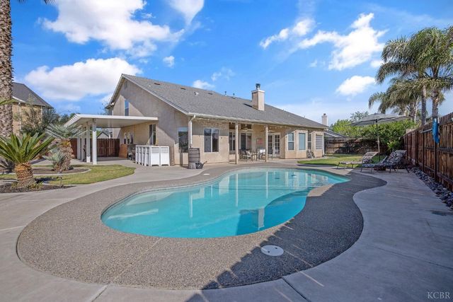 1007 W Saffron Street, Hanford, CA 93230