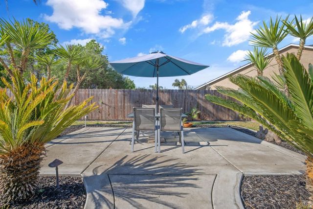 1007 W Saffron Street, Hanford, CA 93230