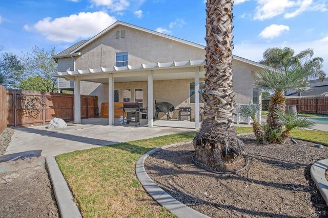 1007 W Saffron Street, Hanford, CA 93230